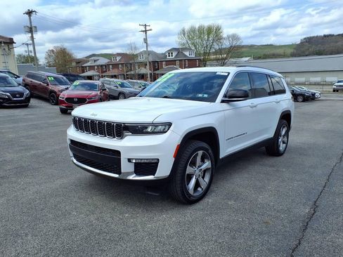 Certified 2022 Jeep Grand Cherokee L Limited AWD/4WD image 3