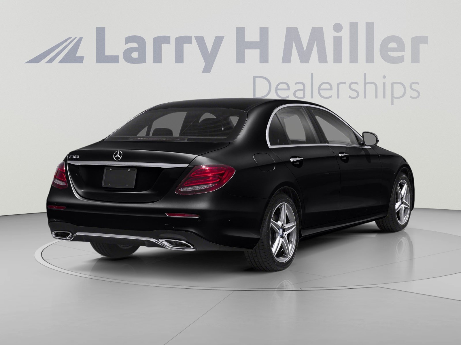 Used 2018 Mercedes-Benz E 300 4MATIC image 2