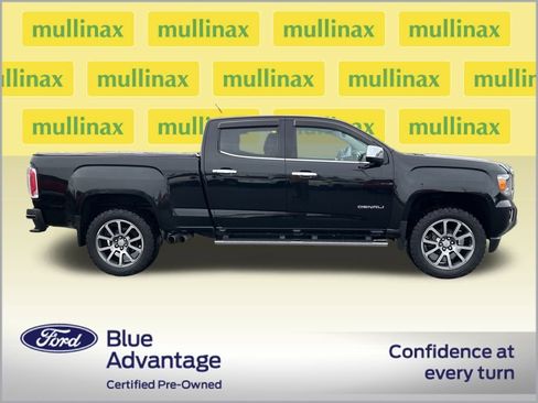 Used 2017 GMC Canyon Denali image 2