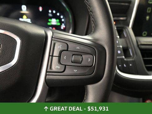 Used 2024 GMC Yukon SLT image 33