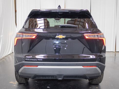 New 2026 Chevrolet Equinox LT image 3