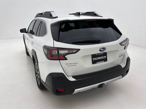 Used 2025 Subaru Outback Touring XT AWD/4WD image 8