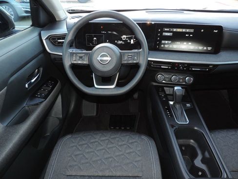 Used 2025 Nissan Kicks SV image 16