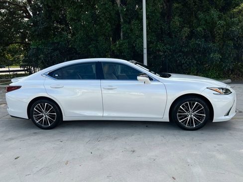 Certified 2023 Lexus ES 350 w/ Premium Package image 8
