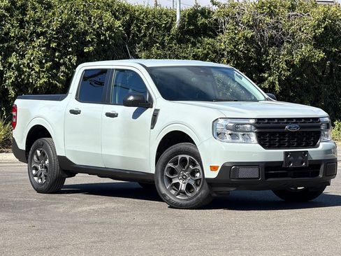Used 2024 Ford Maverick XLT FWD image 2