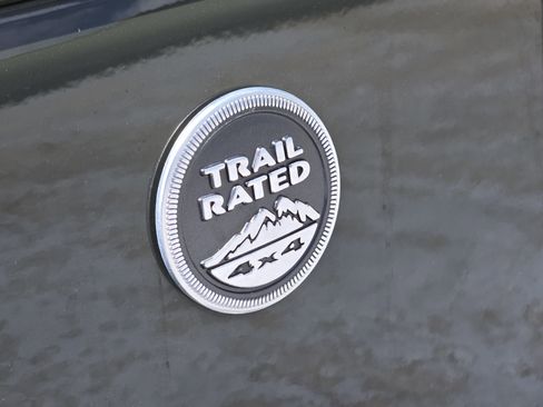 Used 2015 Jeep Wrangler Unlimited Sahara w/ Connectivity Group image 12