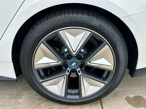 Used 2023 BMW i4 eDrive35 RWD image 32