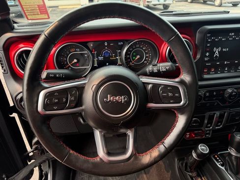 Used 2023 Jeep Wrangler Rubicon w/ Cold Weather Group AWD/4WD image 25