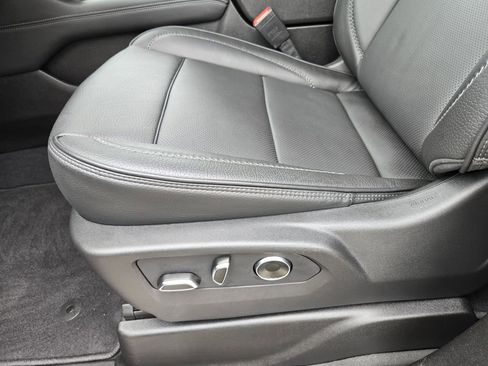 Used 2026 GMC Yukon Denali w/ Sun & Power Step Package AWD/4WD image 20