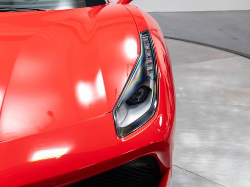 Used 2016 Ferrari 488 GTB RWD image 67
