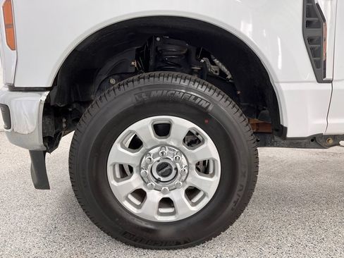 Used 2024 Ford F350 XLT w/ FX4 Off-Road Package AWD/4WD image 26