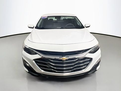Used 2025 Chevrolet Malibu LT FWD image 2