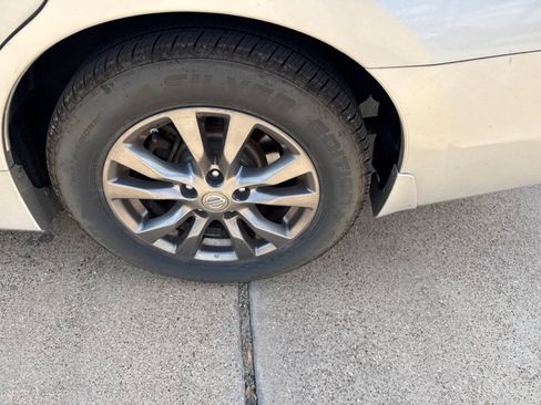 Used 2015 Nissan Altima 2.5 S w/ Sport Value Package FWD image 10