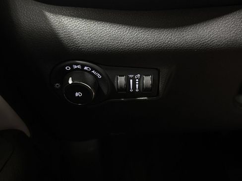 Used 2023 Jeep Compass Limited AWD/4WD image 18