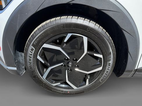 Certified 2024 Hyundai Ioniq 5 SEL image 9