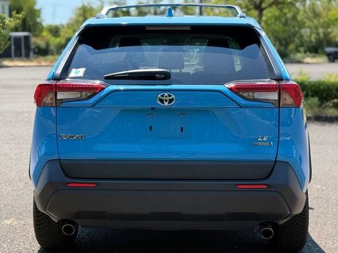 Certified 2021 Toyota RAV4 LE AWD/4WD image 4