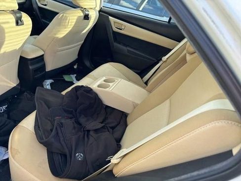 Used 2018 Toyota Corolla LE image 12