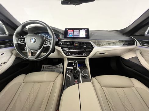 Used 2019 BMW 530e xDrive w/ Executive Package image 18