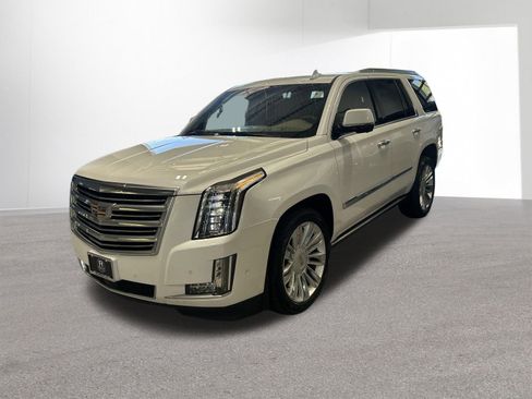 Used 2018 Cadillac Escalade Platinum AWD/4WD image 9