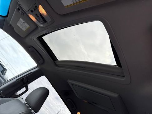 Used 2017 Toyota Sienna XLE Premium image 25