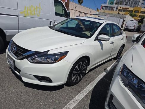 Used 2018 Nissan Altima 2.5 SL w/ 2.5 SL Technology Package FWD image 1