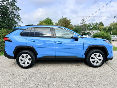 Used 2019 Toyota RAV4 LE w/ All Weather Liner Package AWD/4WD image 3
