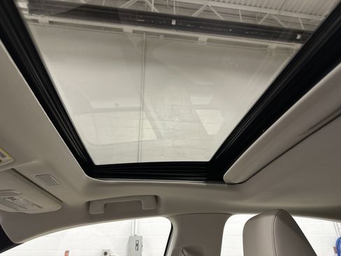 Used 2025 Lexus ES 350 w/ Premium Package image 28