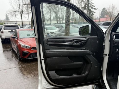 Used 2021 GMC Yukon Denali image 18