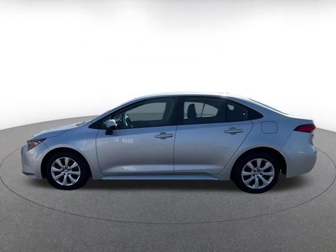 Used 2025 Toyota Corolla LE FWD image 9