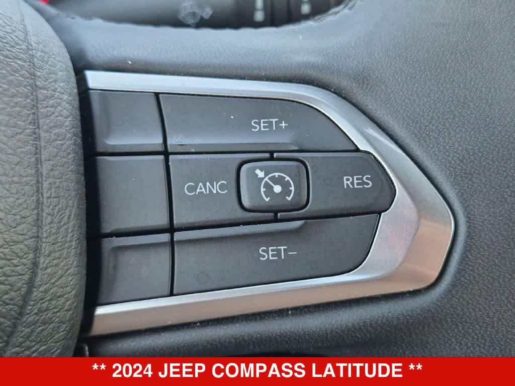 Used 2024 Jeep Compass Latitude AWD/4WD image 24