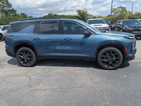 Used 2026 Chevrolet Traverse RS FWD image 3