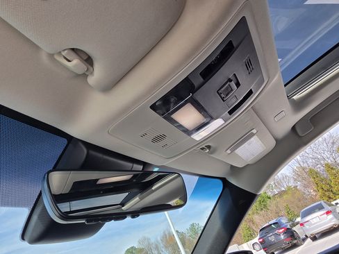 Used 2022 Lexus ES 350 w/ Premium Package image 14