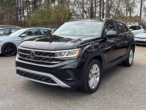 Used 2023 Volkswagen Atlas Cross Sport SE image 3