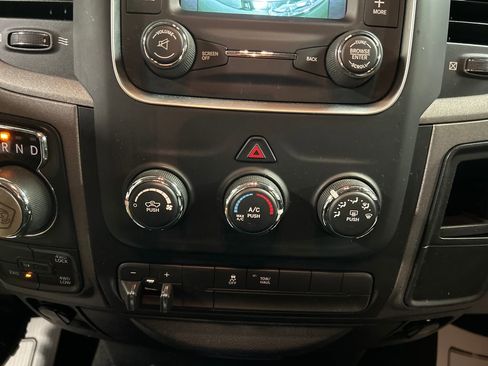 Used 2017 RAM 1500 Express image 19