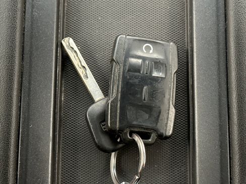 Used 2018 GMC Yukon SLE w/ SLE Value Package image 23