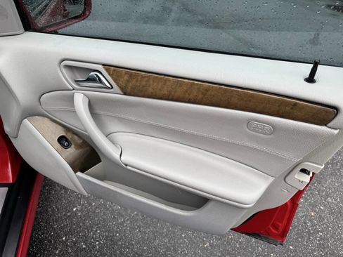 Used 2007 Mercedes-Benz C 230 Sedan image 5