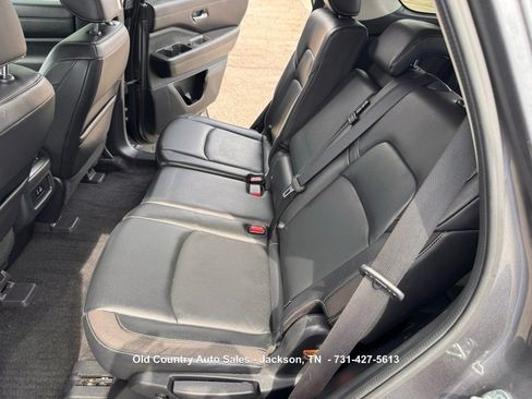 Used 2022 Nissan Pathfinder SL w/ SL Black Package FWD image 10