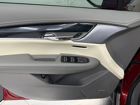 Used 2024 Cadillac XT6 Premium Luxury w/ Technology Package FWD image 18