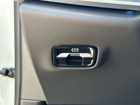 Used 2026 Mercedes-Benz E 350 Sedan image 25