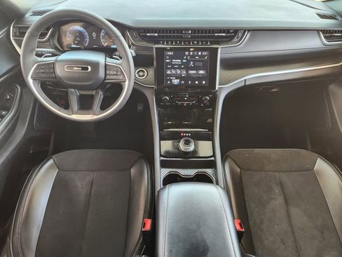 Used 2023 Jeep Grand Cherokee Altitude RWD image 26