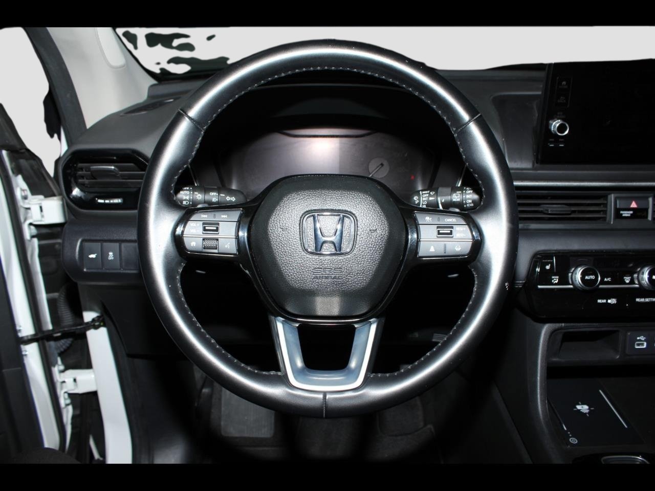 Used 2023 Honda Pilot EX-L image 35