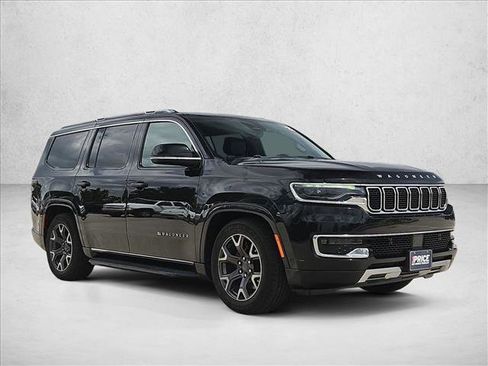 Used 2023 Jeep Wagoneer Series III w/ Preferred Equipment Group AWD/4WD image 3