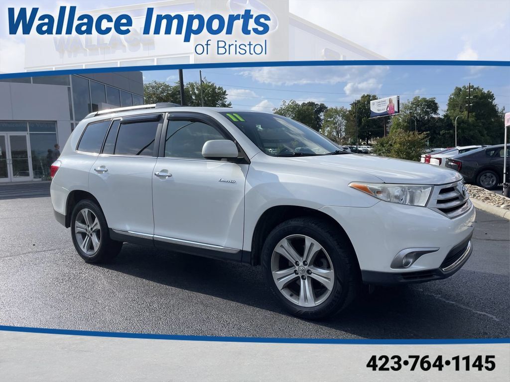 Used 2011 Toyota Highlander Limited w/ Tow Pkg FWD image 1