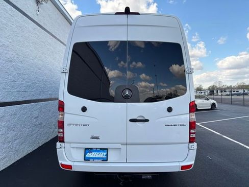 Used 2016 Mercedes-Benz Sprinter 2500 image 9