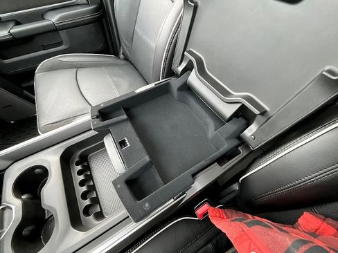 New 2026 RAM 3500 Laramie AWD/4WD image 30