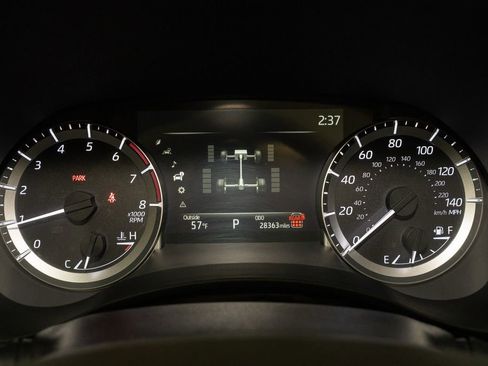 Used 2024 Toyota Highlander XLE image 20