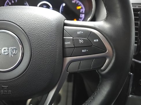 Used 2020 Jeep Grand Cherokee Limited AWD/4WD image 21
