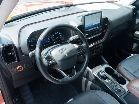 Used 2022 Ford Bronco Sport Outer Banks w/ Tech Package AWD/4WD image 3