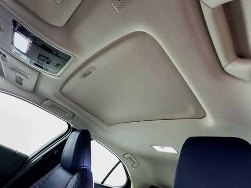 Used 2019 Lexus UX 200 F Sport image 25