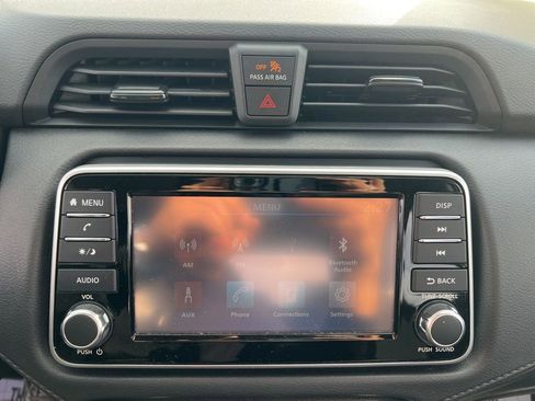 Used 2024 Nissan Versa S w/ Trunk Package image 19